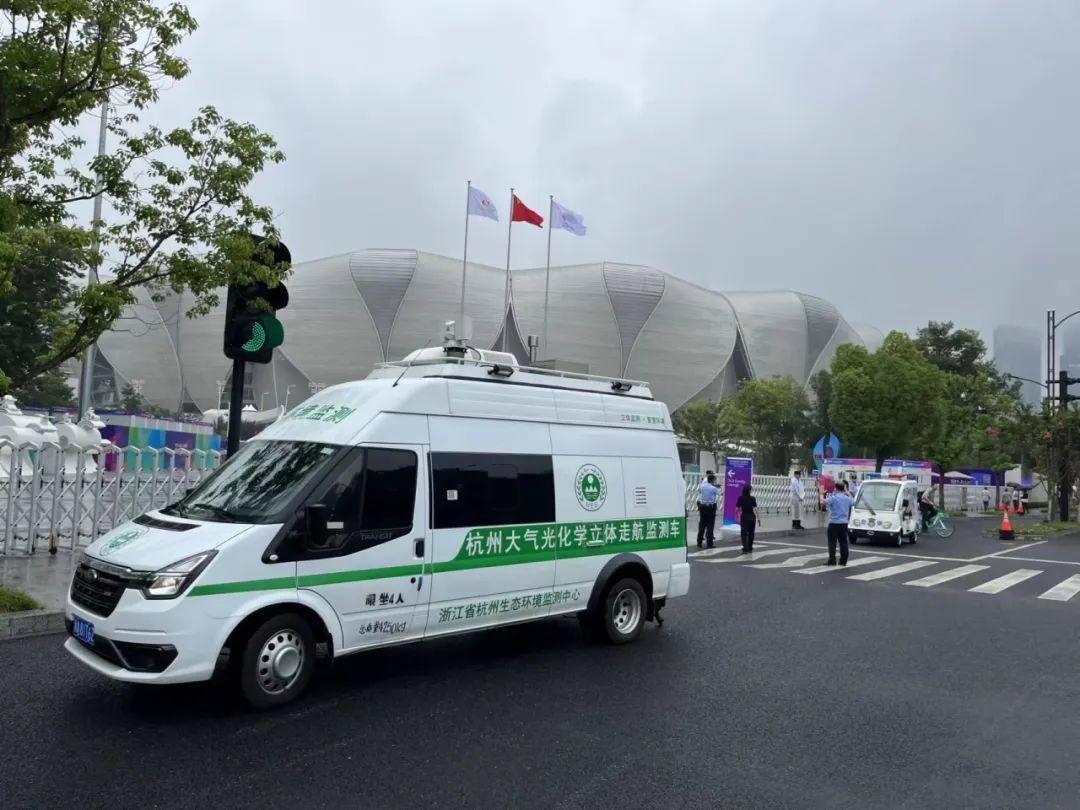 贝斯特全球最奢华大气走航监测车.jpg